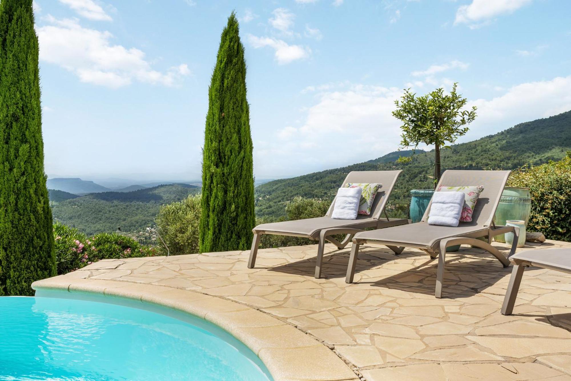 סייה Villa La Genestiere - Familienoase Und Golfertraum Mit Infinity-Pool Und 180-Grad-Panoramablick Bis Zum Meer מראה חיצוני תמונה